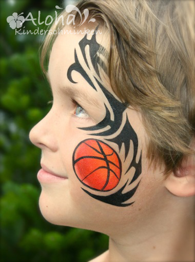 Basketball face painting for sports fans at events in Munich