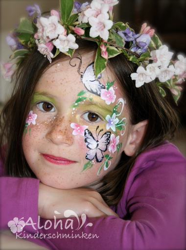 Fairy makeup with glitter details and soft colors